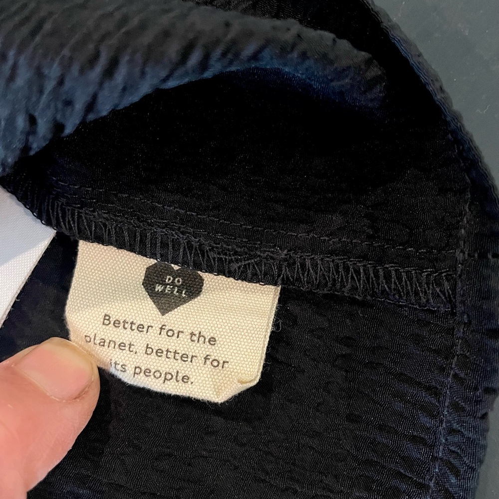 Madewell Black Seersucker Bubble-Sleeve Top - Picture 7 of 8
